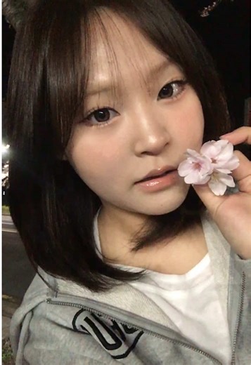 Spring Makeup Tutorial & Sass