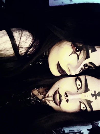 pretty little psycho ! #fyp #perte #gothgirl #wlw #goth @vani