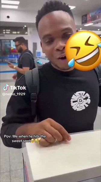 Ohh kahh😭#guyanesetiktok🇬🇾 #fypppp #lol😂😂😂🤣🤣 #foryoupage #cheddijaganinternationalairport🇬🇾 @Certified.sampson