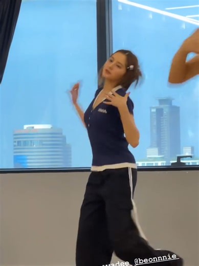 mim, bonnie dance practice 😱😱😱😱#viewmim #viewmim🐶🐣 #mimrattanawadee #viewbenyapa #emibonnie #emithasorn #bonnie @มิ้ม รัตนวดี @view.benyapa