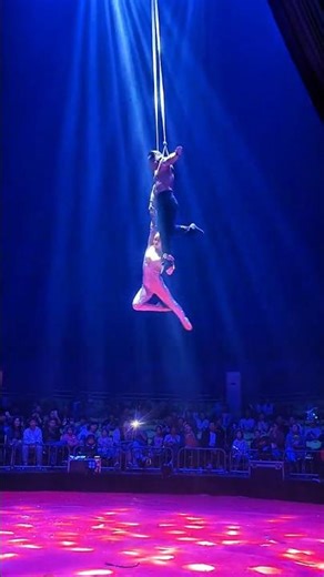 Two acrobats performed wonderful aerial dance for the audience on the stage🥳