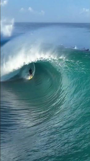 There are waves, and then there is Teahupo'o. 📹: tucker.wooding