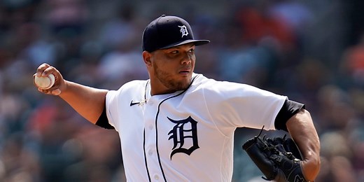 Jiménez shows improvement in trying year