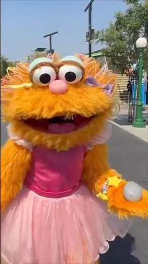 Meeting Zoe at Sesame Street Place Best Friends Day