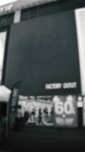 The Reebok Marathahalli anniversary celebrations were full of energy — games, sneakers, and unbeatable offers everywhere! Loved catching all the action and that flat 60% off? Too good to miss. 👟🔥 📍only at @reebokindia Marathahalli | Till 31st Oct. #ReebokIndia #ReebokStoreVisit #ReebokMarathahalli #BuiltForMovement #mensfashion #bangaloreinfluencer #mensfashion #menswear #fashion #mensstyle #bangaloremens #bangalorecreator #mensclothing #sports #sportsshoe | Its.me.abhishekgupta