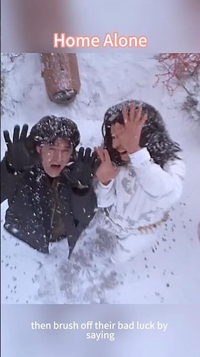 🪤 Clever Kid’s Booby Traps Confuse Bumbling Thieves Unger & Crew | Home Alone Funny Clip