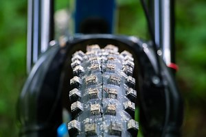 Maxxis Shorty Gen 2 – An updated spikey tyre for mud and extreme dust