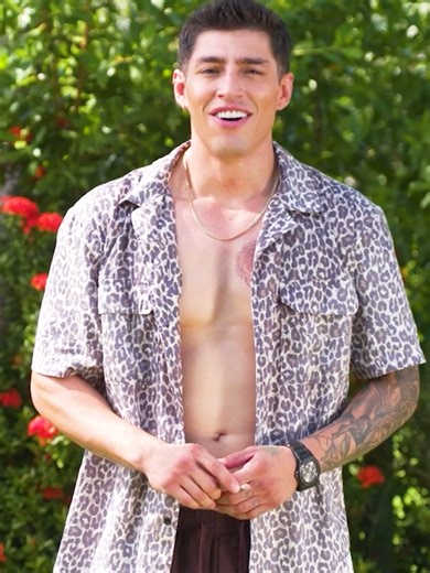 Del cielo al infierno puede haber solo un paso con @elrobbiemora así que cuidado 🔥 Imposible perderse La Venganza de los Ex VIP a partir de este 10 de febrero siempre por Paramount 🔥 #LaVenganzaVIP #ParamountPlus