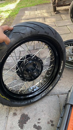 Llanta y Rin 17 para Moto DM 200 y DM 300