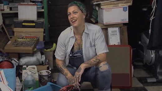 American Pickers' Danielle Colby shows off super racy burlesque dance