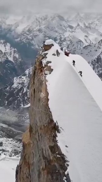 Laila peak summit scenes 📍 Elevation 6,096m . . Laila Peak is a stunning mountain located in the Karakoram range of Gilgit-Baltistan, Pakistan. It's known for its majestic beauty and challenging climbing routes. The peak offers breathtaking views and is a dream destination for mountain enthusiasts. 🏔️🌟 🎥 @gzela.eu Follow us for more For joining summer treks and Expeditions Contact us on 📩 Mountaintigertreks@gmail.com 📱 92 335 8411291 📱 92323 8312244 #mountainstigerstreksandtour #mttt #tou