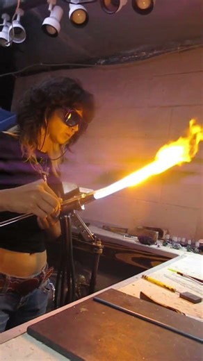 KidLazyBone Makes an Electric guitar on the Torch! | GMS Shorts #guitar #instruments #glassart