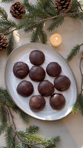 We’re thrilled that The German Christmas Cookbook by @juergenthebread is our December Cookbook of the Month! You can find Jürgen’s gingerbread recipe, plus other exclusive dishes from The German Christmas Cookbook, on our website. Or better yet, pick up the book and join our cookbook club of 10,000 home cooks bringing his recipes to life in their own kitchens. Give his delicious recipes a go this Christmas 🎄 | Great British Chefs