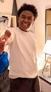 Tam le vola azoko tany am Mamie anay tam anniversaire dia nanafatra anty aho🔫🙈🤣. Leo be ny olona fa menacer ko vao mibedibedy ana😂😂. Aza atao mipetrapetraka hono ty fa hanasan'i M voninkazo 😁. | Kanana Morasoa