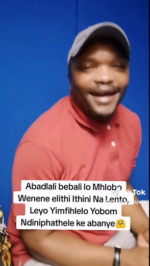 Casual Style: Floral and Plaid Shirt Outfit Inspiration