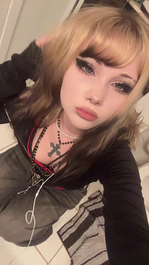 Emo Phase Makeup Tutorial: Alt Girl Style Essentials