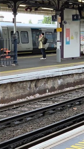 coming or going 🤔 #train #stationnation #trainspotting #platform #explore #track #rail #swr