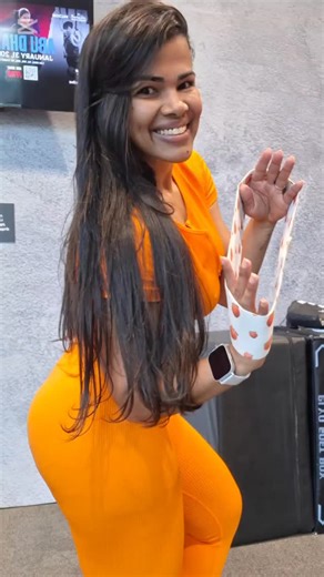 Michelli | Fitness coach in Dubai on Instagram: "🏴󠁧󠁢󠁥󠁮󠁧󠁿 Glute day starts with a proper warm-up 🍑🔥 This sequence is all about activation, control, and getting your glutes ready to work. Save it and use it before your next glute workout. 🇧🇷 Dia de glúteos começa com um bom warm-up 🍑🔥 Essa sequência é toda sobre ativação, controle e preparar os glúteos para o treino. Salva e usa antes do seu próximo treino de glúteos. #GluteWarmUp #LegDayPrep #DubaiFitness #WomenWhoTrain #GymRoutine"