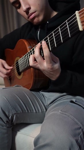 Classical vs Flamenco guitar #classicalguitar #flamencoguitar #difference