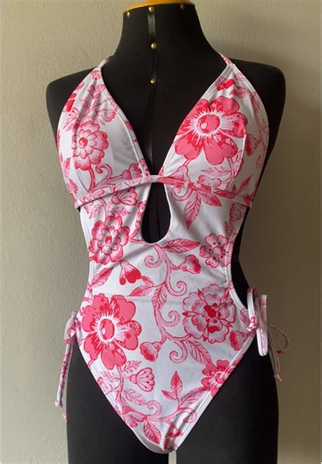 Luce este hermoso trikini este verano 🤩 Consulta por nuestro catálogo 💕 Delivery gratis a todo Lima ✨ #bikini #trikini #summer #love #verano #2025 #deliverygratis🏃‍♀️📦🛵🇵🇪 #fyp