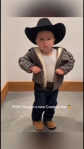 How to create this viral AI C-Walk video? It's actually super easy. All you need is one photo, and it's completely free. Today, I'll teach you step by step. c walk dance ia keep it gangsta tutorial keep it gangsta dance tutorial keep it gangsta capcut c walk dance ia tutorial c walk dance ia how to do c walk dance tutorial c walk dance ai template gangsta 2 step dance tutorial Keep It Gangsta C-Walk AI Tutorial Best C-Walk Ever AI Effect 2Pac C-Walk AI Filter C-Walk AI Template C-Walk Original S