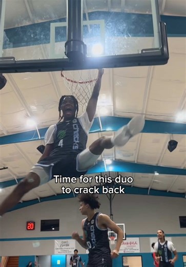 Crack Back Showdown Against the Doves