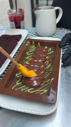 Boozy St. Patrick's Chocolate Bar! Cheers to chocolate & charm ☘️🍫 | Chefclub Network