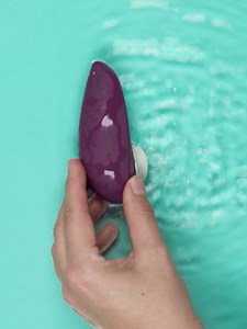 Womanizer Liberty 2 Pleasure Air Clit Sucker | Clitoral Stimulator | Sucking Vibrator for Women & Couples | Clitoris Suction Sexual Pleasure Device | Adult Sex Toys for Woman | Use Lube | Purple