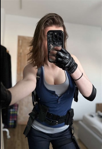 Costest Showcase: Jill Valentine Cosplay from Resident Evil 3