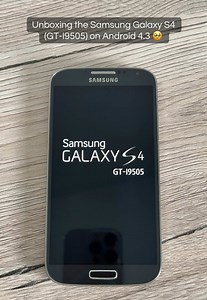 Unboxing a Samsung Galaxy S4 still on Android 4.3 🥹 #samsung #oldphone #oldphones #2010snostalgia #android4