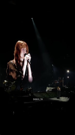 Florence and the Machine: Buckle Live in Paris