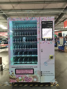 [Hot Item] Colorful LED Lights Beauty Product Vending Machine with Elevator System