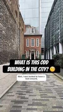 What is this odd little building in the City of London? 🧐