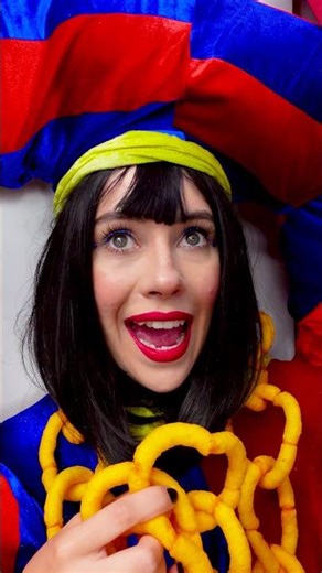 🧀 She Turned Chips Into Jewelry to Sneak Snacks In! 😂 Drop a 😱 if you’d try it!