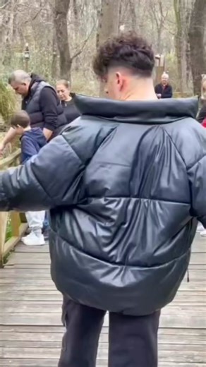 Emreğğ burda mi? 😭🤣 #mericköse #mükremingezgin #emreğğğğğ