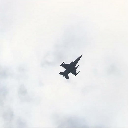F-16 Fighter Jet Aerial Combat at Its Peak #militaryfacts #fighterjets