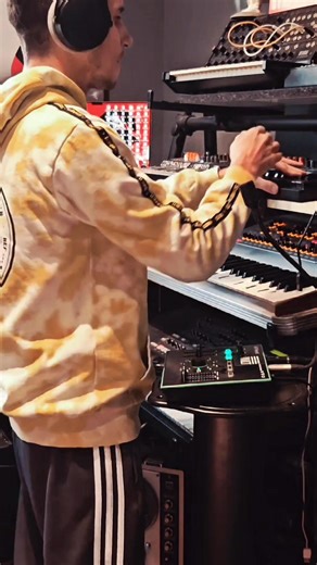 This one is coming 31OCT on Zodiak Commune Records ... ❤️ ZC-ELEC016 - We Are The Acid Robots vol. 1 PRE orders here: https://zodiakcommunerecords.bandcamp.com/album/zc-elec016-we-are-the-acid-robots-vol-1 | Acidulant