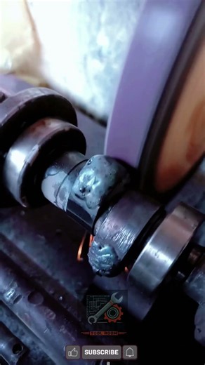 Grind engine camshaft lobes accurately