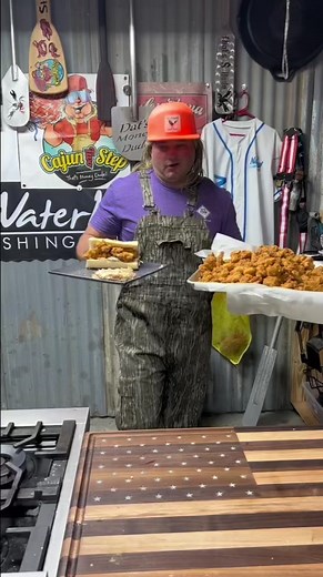 This is the back up account!!! #im a lil oder that 13 #ticktock!!! #oyters #oysterpoboy #coleslaw #stalekracker