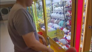 Claw machine tilt trick wins plush in Hebei, China