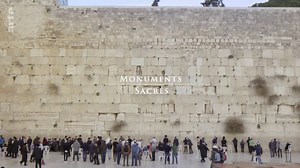 Monuments Sacrés - Synagogues Un voyage à la découverte des synagogues, témoins de l’histoire du peuple juif : le Kotel, le "mur" en hébreu, à Jérusalem ; la Ghriba à Djerba, en Tunisie ; les synagogues de Cordoue et Tolède, en Andalousie ; le ghetto de Venise ; la somptueuse synagogue portugaise à Amsterdam ; la Dohany à Budapest ▶ ARTE [22/12/18] | Israël Info En Français