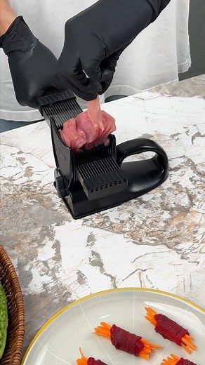 78K views · 178 reactions | ✨ The Future of Kitchen Prep 異 Designed for speed and style — your go-to 2025 meat cutting tool for effortless cooking. #KitchenTech #SmartCooking #FoodPrepTools #KitchenLife #InnovativeDesign | Home Kitchen Supplies | Facebook