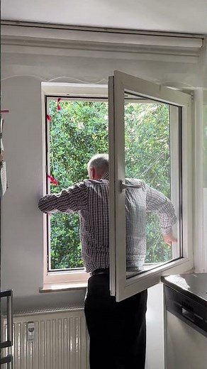 Schnelle Montage für Fliegengitter an Fenstern, Balkontüren und Terrassentüren