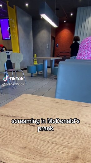 Screaming in McDonald's Prank: Hilarious Reactions
