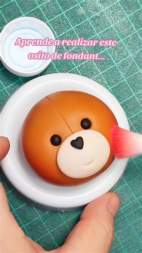 Aprende a Modelar un Osito de Fondant Paso a Paso
