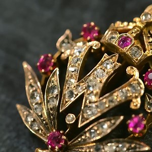 Geschenk mit Geheimnis Antiker Anhänger soll vom letzten deutschen Kaiser stammen Bares für Rares . . . #BaresfürRares #Fernsehsendungen #Antiquitäten #großeReichweite #Hobby #HobbyderAntiquitätenhändler #fblifestyle | Antiquitäten Liebhaber