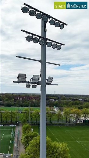 Rückbau von Flutlichtmasten im LVM-Preußenstadion