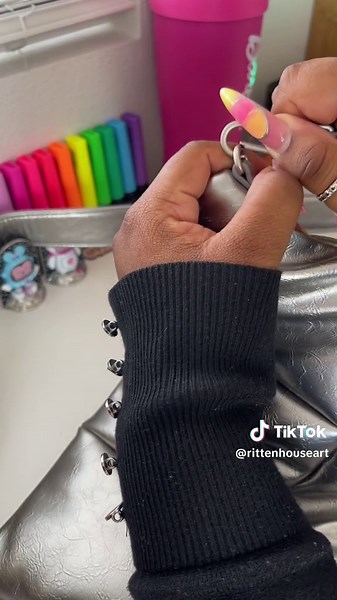 On this episode of tech finds: i found these cute puffy tablet sleeves! The inside is fleece! Like my electronics are going to be more Comfyable than me 😆🛌😴. #stationeryfinds #ipadmusthaves #cutefinds #ipadtips #ipadaesthetic #stationeryaddict #stationeryshop #wfhhacks #stationerysupplies #studytok #studytokaesthetic #studyaesthetic