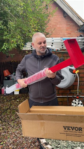 The unboxing of the vevor 4.5 tonne hydraulic strut compression machine #cartok #tiktokshop #vevor #carlover #tiktokreviews