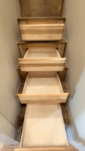 Discover the beauty of tiny homes, designed for simple living, smart layouts, and affordable comfort 🏡✨ Whether you’re dreaming of small homes, micro living, or a tiny house on wheels, these modern tiny homes bring style, freedom, and efficiency together. Perfect for anyone looking for minimalist living, off-grid tiny homes, or eco-friendly small houses. Your next lifestyle upgrade starts with a compact tiny home design that feels bigger than you think. 🌿💛 This charming tiny home features spa